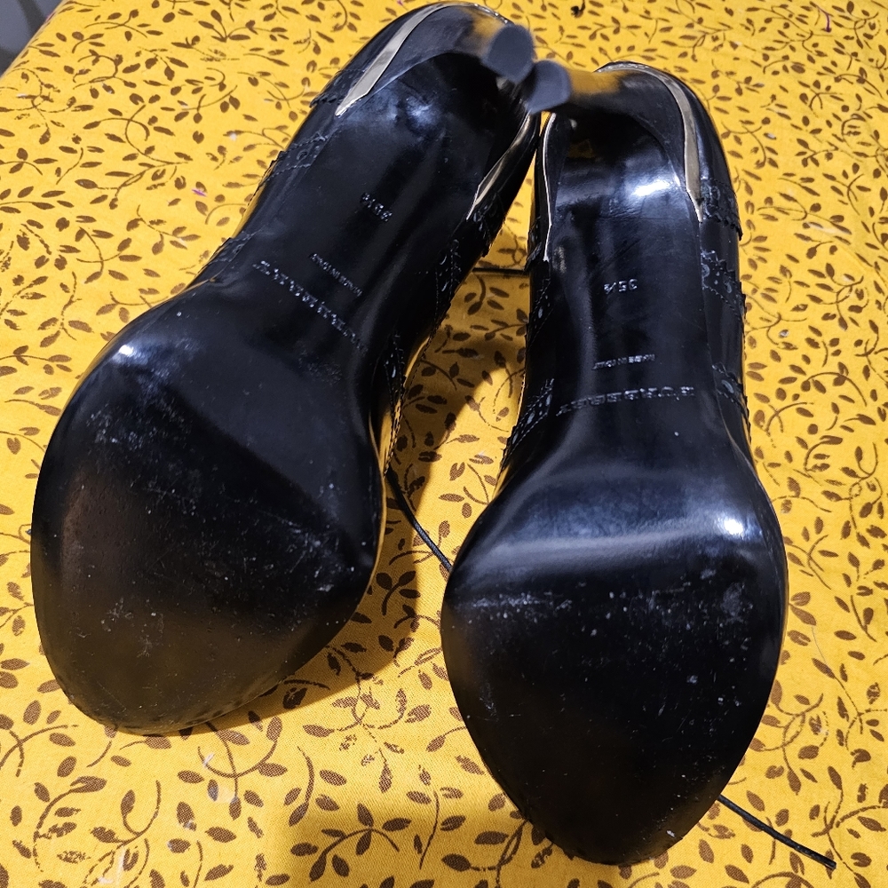 Burberry Black Leather Booties / Heels - Picture 14 of 15
